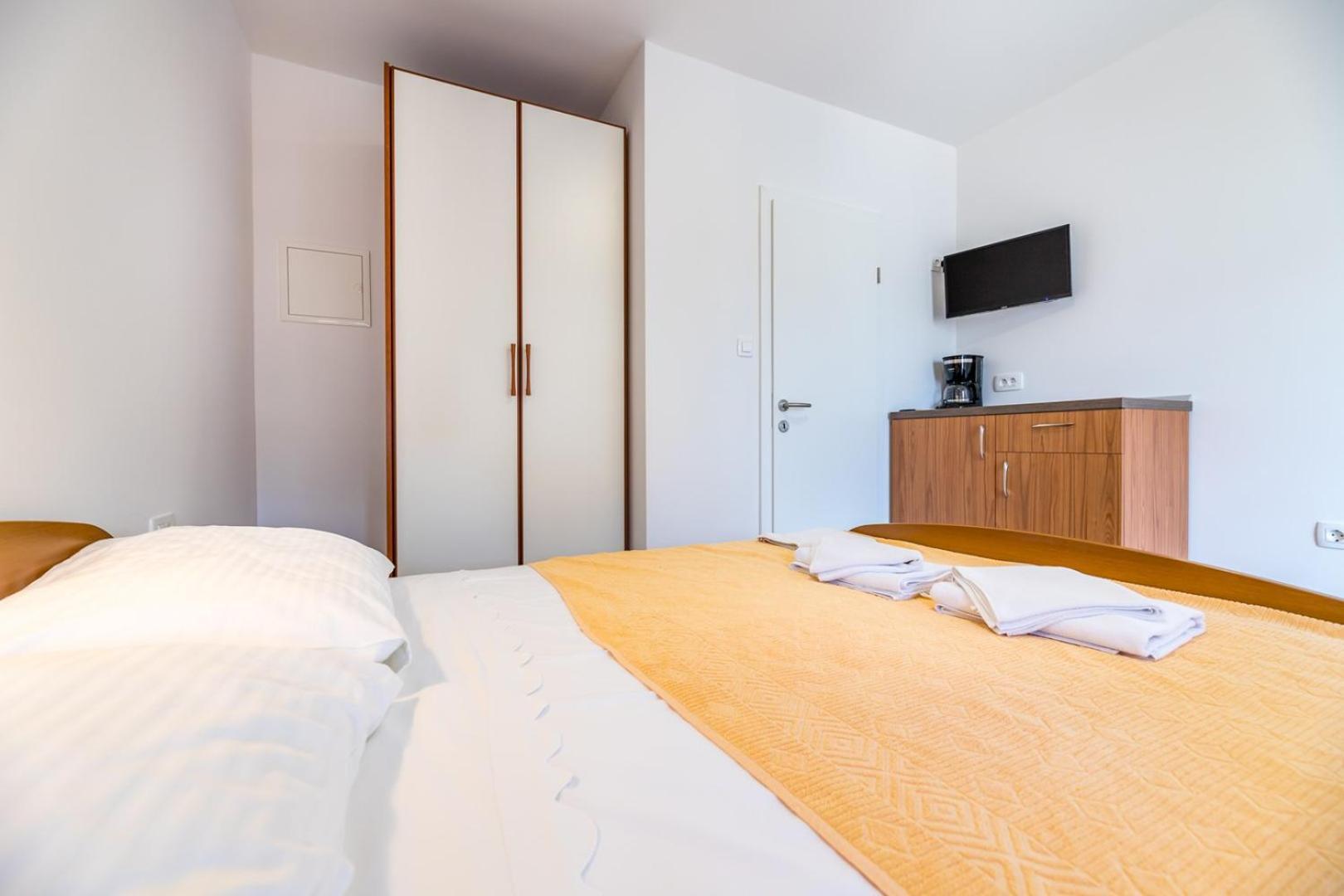 Apartments & Rooms Dekanic Baška Zewnętrze zdjęcie